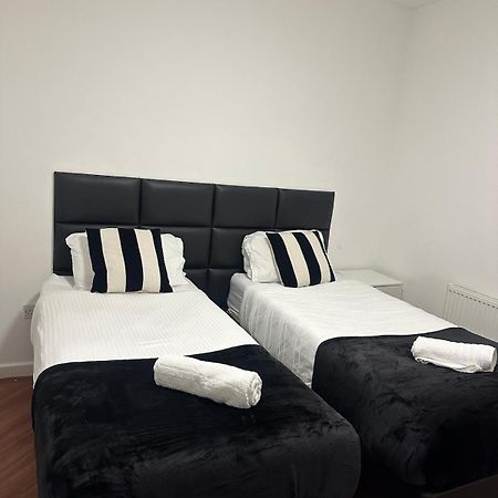 Two Bedroom House Free Parking リヴァプール エクステリア 写真