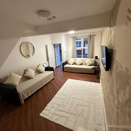 Two Bedroom House Free Parking リヴァプール エクステリア 写真