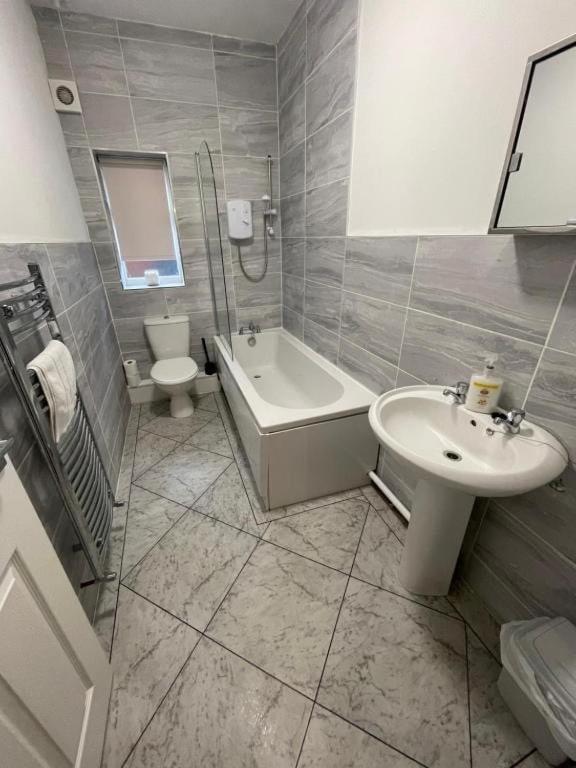 Two Bedroom House Free Parking リヴァプール エクステリア 写真