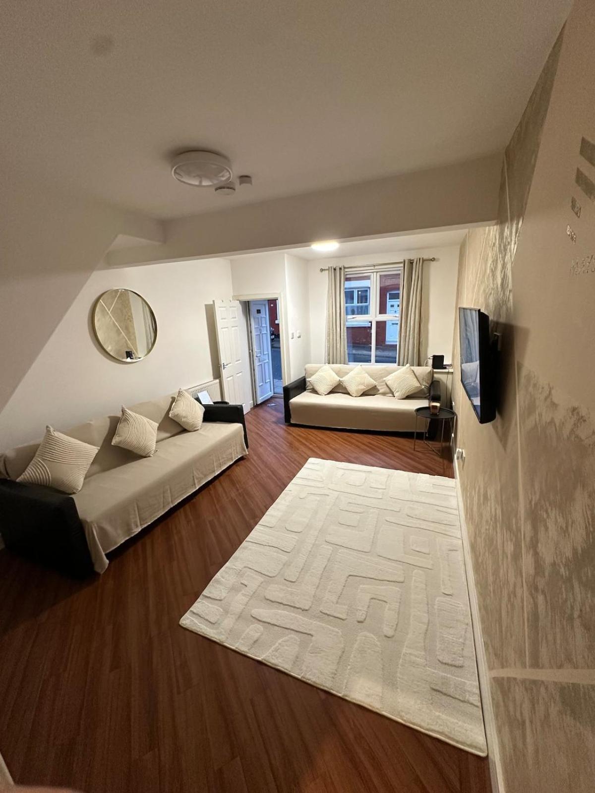 Two Bedroom House Free Parking リヴァプール エクステリア 写真